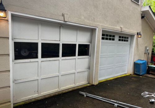 Garage doors being replaced in Peachtree City GA